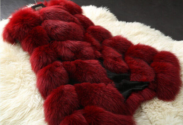 red furrure vestis