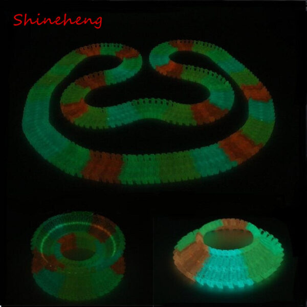 Shineheng-Miracula Rutilans Race-Track-Bend-flex-Flash-in the Dark Conventus Car-Toy 150-165-1.jpg