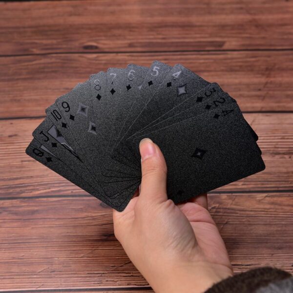 Kartên Lîstinê yên Reş ên Waterproof Kartên Plastîk Koleksiyona Kartên Poker Black Diamond Kartên Afirîner Diyariya Standard Kartên Lîstinê 2