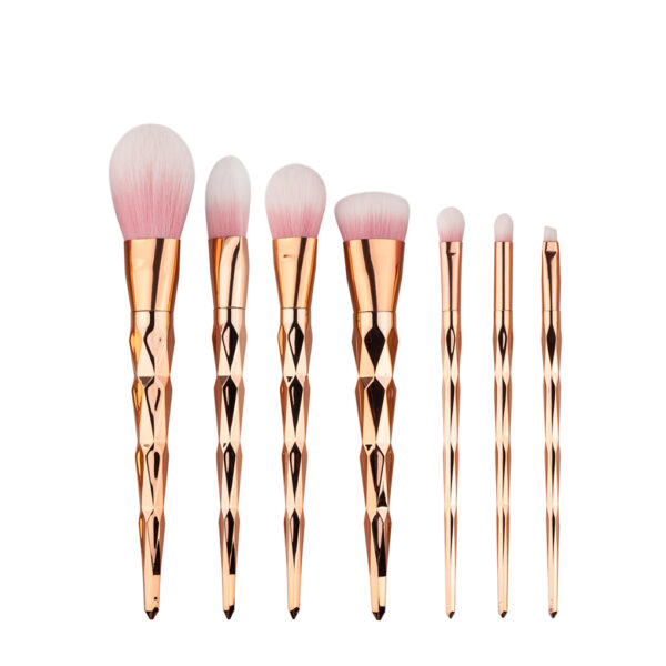 7pcs-Diamond-Shape-Rainbow-Handle-Makeup-Brushes-Set-Foundation-Powder-Blush-EyeShadow-Lip-Brush-kwasten-Beauty (2)