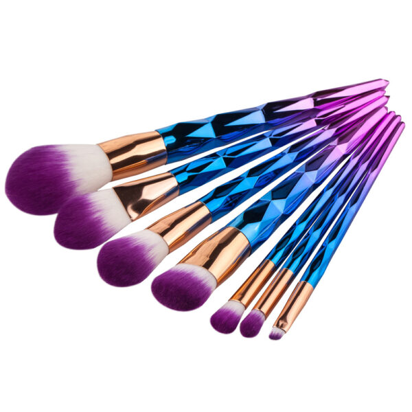 7pcs-Diamond-Shape-Rainbow-Handle-Makeup-Brushhes-Set-Foundation-Powder-Blush-EyeShadow-Lip-Brush-kwasten-Beauty (3)