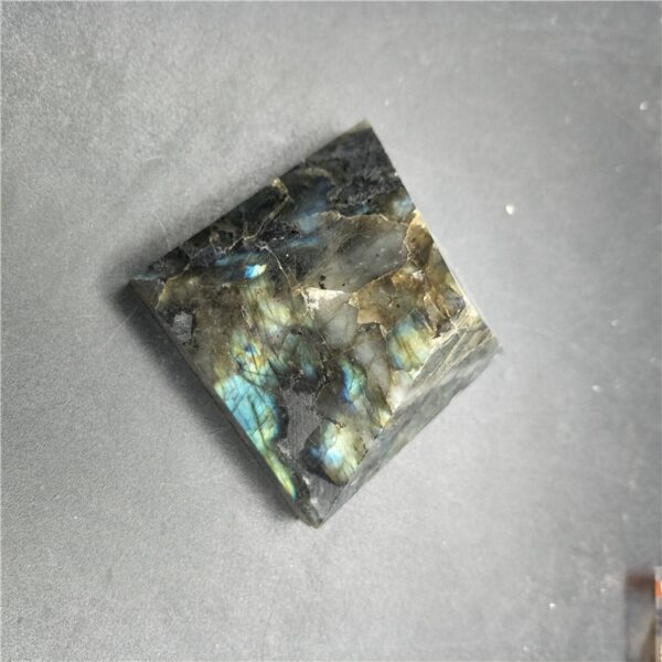 1pcs 50 60g Natural labradorite Mascot Quartz Pyramid Crystal Stone Healing Home Decor DIY Ornament 2