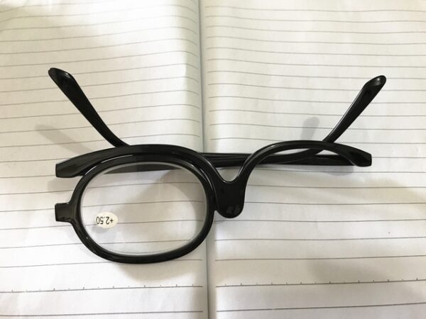 2018 Rotating Magnify Eye Makeup Glasses Reading Glasses Women Cosmetic Presbyopia Eyeglasses Folding Up Eyewear