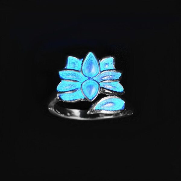 Ženski svjetleći prsten koji svijetli u mraku Fluorescentni užareni kamen Modni posrebreni nakit za zabavu 3.jpg 640x640 3