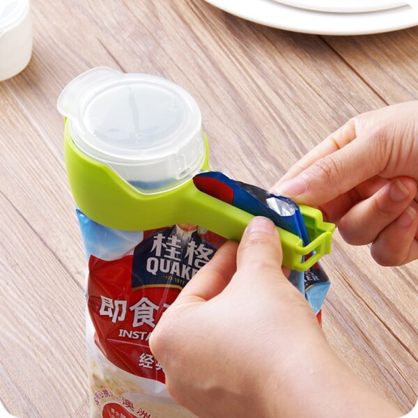 1pcs Househould Food Snack Storage Seal Sealing Pour Bag Clips Sealer Clamp Food Bag Clip Kitchen 3