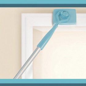 White Baseboard Multi-Use Cleaning Duster - image 3