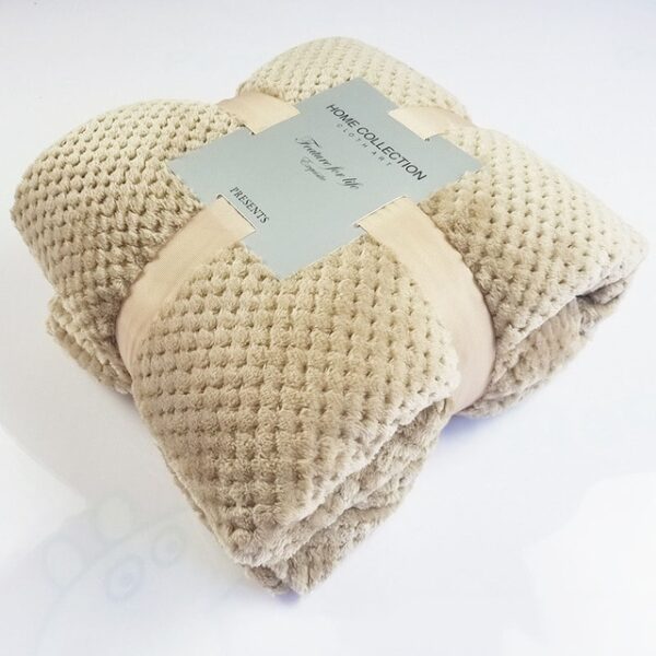 Super Soft Blanket Flannel Aircraft Sofa Use Office Children Blanket Towel Travel Fleece Mesh Portable