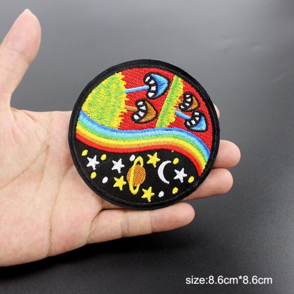 Fashion cool UFO Alien patches Embroidery iron on sewing for clothing Patches Round Badge stickers on 4