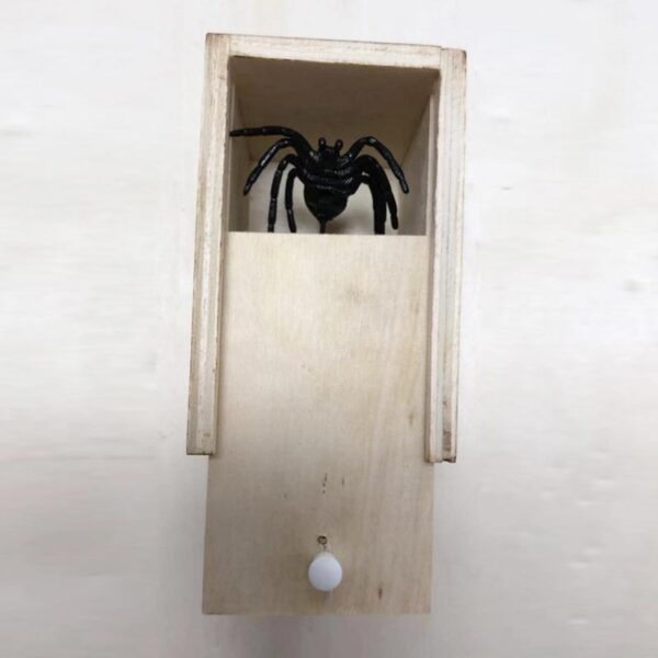 Hot Sale New Surprise Animals Spider Bite in Wooden Box Gag Gift Practical Funny Joke Prank 4