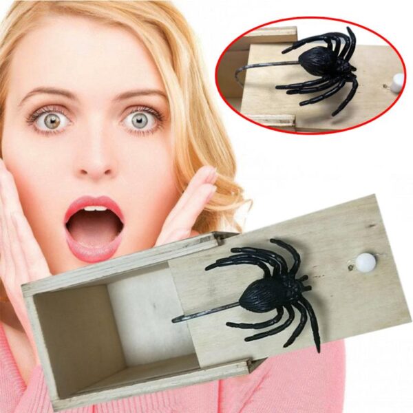 Hot Sale New Surprise Animals Spider Bite in Woden Box Gag Gift Practical Funny Joke Prank