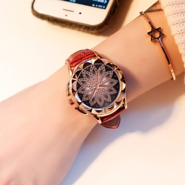 Luxury Brand Gold Watches alang sa mga Kababayen-an nga Starry Rhinestone Dress Quartz Watches Ladies Creative Wristwatch Skin Strap 3