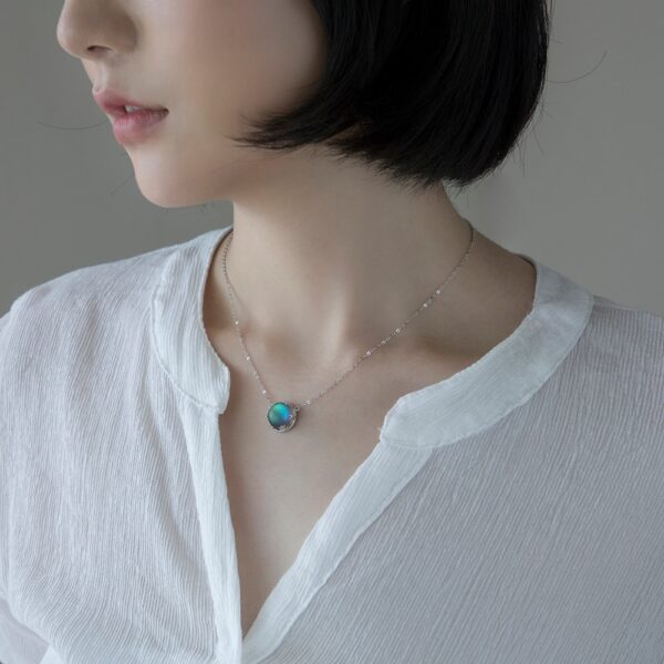 Thaya 55cm Aurora Pendant Necklace Halo Crystal Gemstone s925 Silver Scale Light Necklace alang sa Women Elegant 2