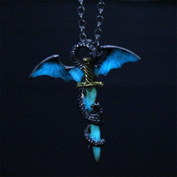 Luminous Jewelry Dragon Sword Pendant Necklace Game Of Throne Neck lace Glow In The Dark Anime 1