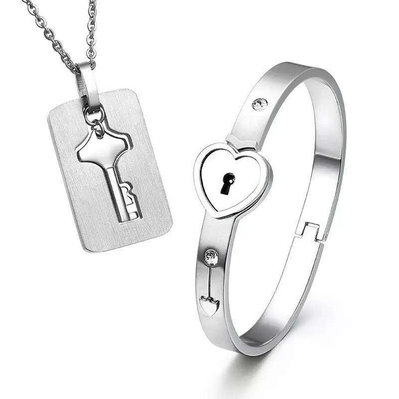 Heart and lock bracelet clearance