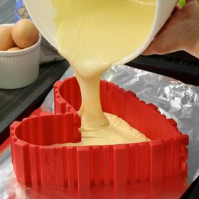 Flexible DIY Silicone Cake Moulds - image 4
