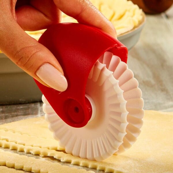 Pastry Cuter Rolling Wheel Decorator Para Masiguro ang Hamis nga Pagputol sa DIY Rust Proof Manual Noodle Cutter Knife 5