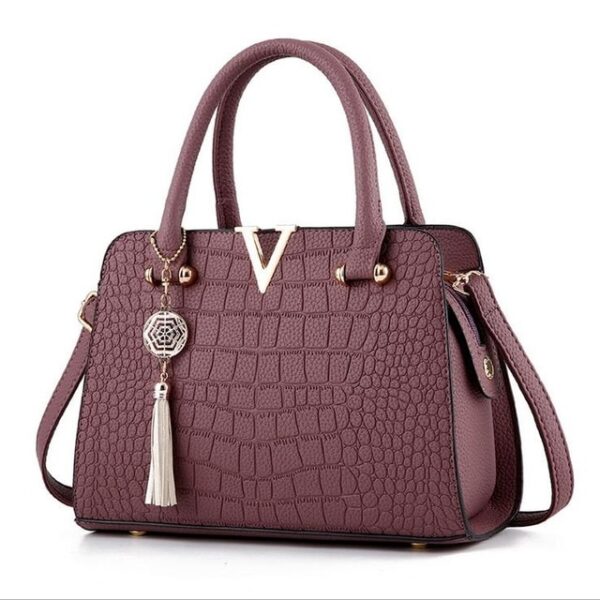 woman fashion Crocodile leather V letters Designer Handbags Luxury quality Lady Shoulder Crossbody Bags fringed Messenger 3.jpg 640x640 3