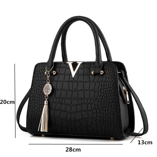 babaye nga fashion Crocodile leather V letra nga Designer Handbags Luxury quality Lady Shoulder Crossbody Bags fringed Messenger 5