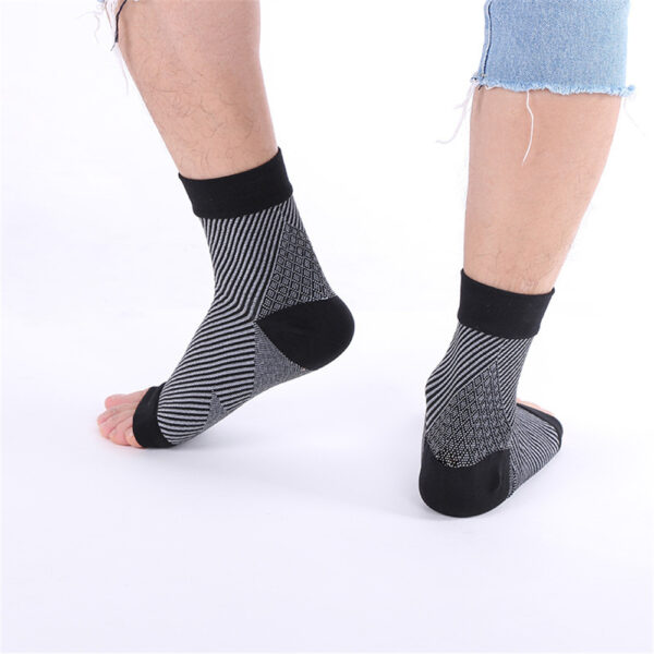 1pair Sprain Protection Ankle Pressure Sporting Socks Ankle Protection Copper Fiber Ankle Protector Socks Compression Sleeves 1