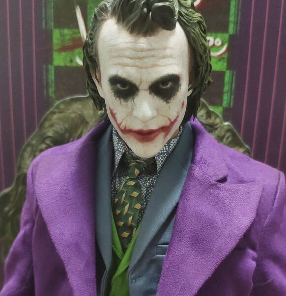 HC Hot Toys Movie DC Joker in Movie Batman Joints Moveable Action Figure PVC Collectible Model 2