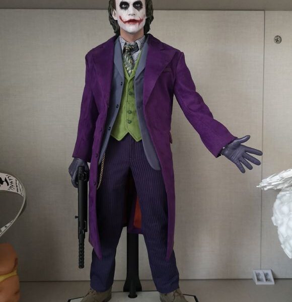 HC Hot Toys Movie DC Joker in Movie Batman Joints Moveable Action Figure PVC Collectible Model