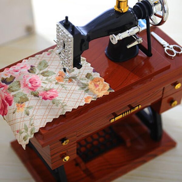 Chinese Vintage Music Box Mini Sewing Machine Clockwork Power Style Mechanical Birthday Gift Home Table Decor 5