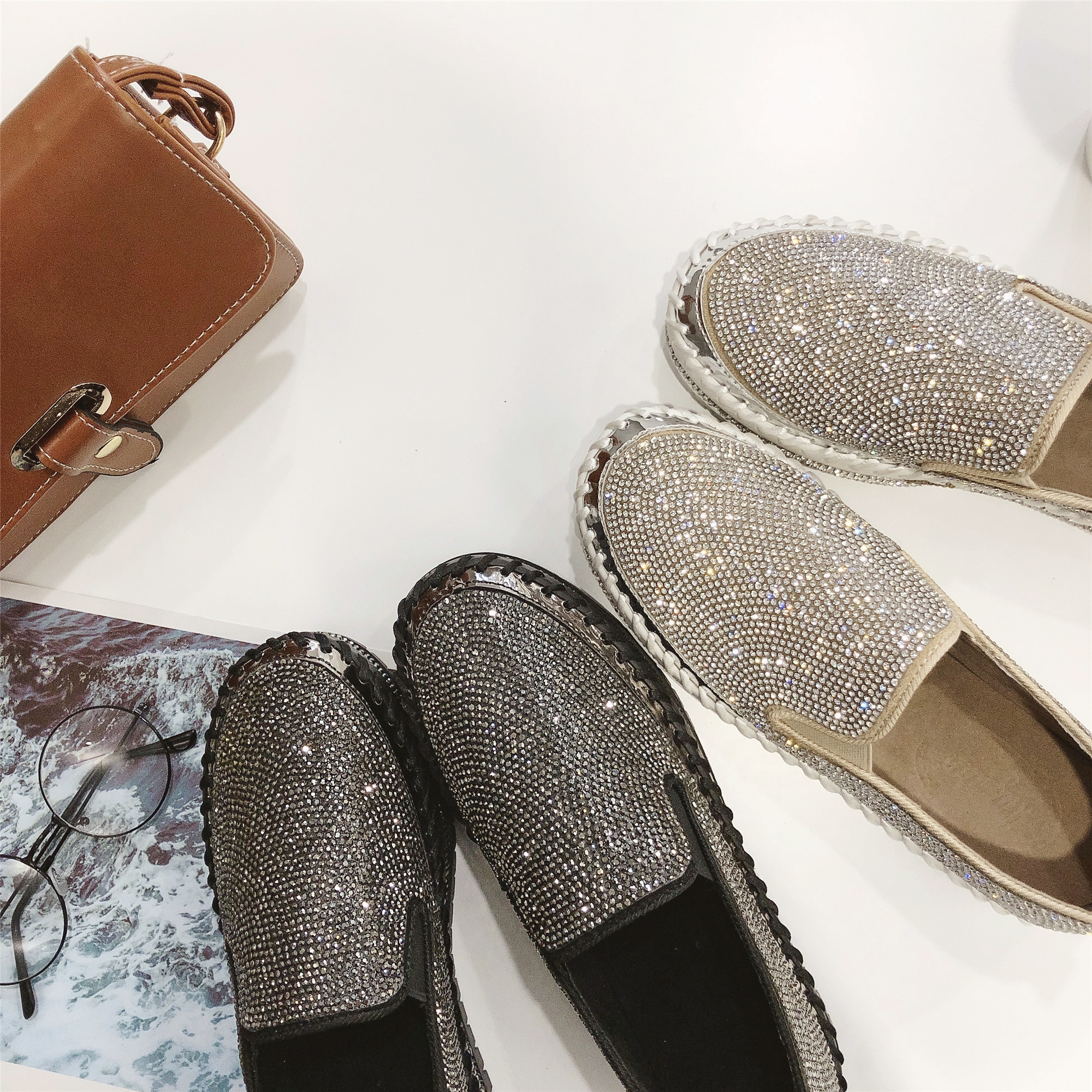 Women Casual Fashion Rhinestone Slip-on 