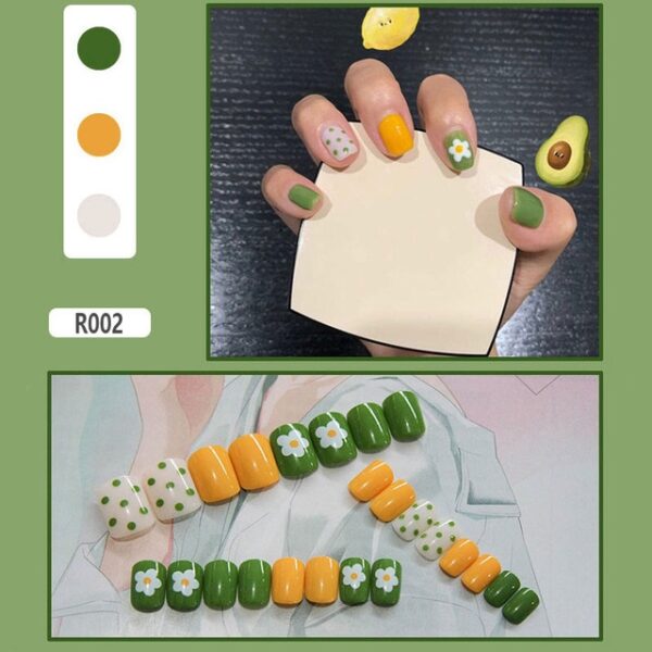 24 sztuk zestaw Cartoon wzór krótkie fałszywe paznokcie truskawkowe jajko sadzone lato sztuczne paznokcie dziewczyny Nail Art 1.jpg 640x640 1