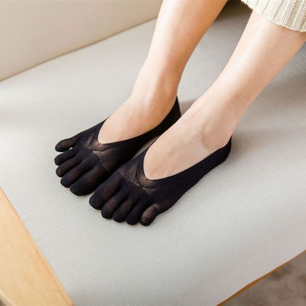 Damskie letnie skarpetki z pięcioma palcami kobiece ultracienkie skarpety zabawne Toe niewidoczne sokken z silikonowym anty;