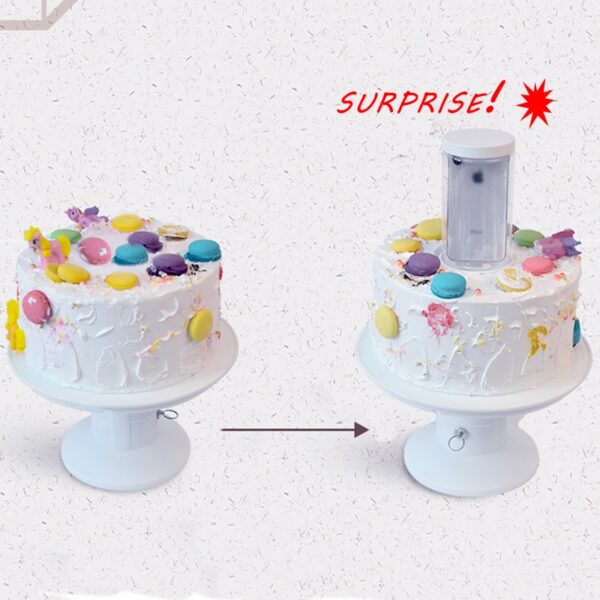 2. Tortų stovo žaislų dėžutė, kuria remiamasi, nustebins gimtadienio tortų pokylių vakarėlio muzikinę dovanėlę