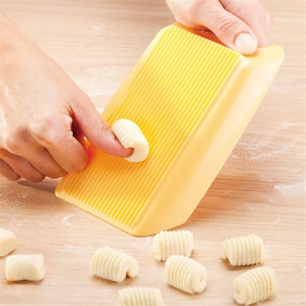 Plastic Pasta Macaroni Board Spaghetti Macaroni Pasta Gnocchi Maker Rolling Pin Baby Food Supplement Molds Manual 3