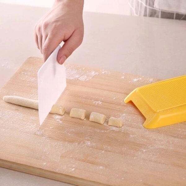 Plastic Pasta Macaroni Board Spaghetti Macaroni Pasta Gnocchi Maker Rolling Pin Baby Food Supplement Molds Manual 4