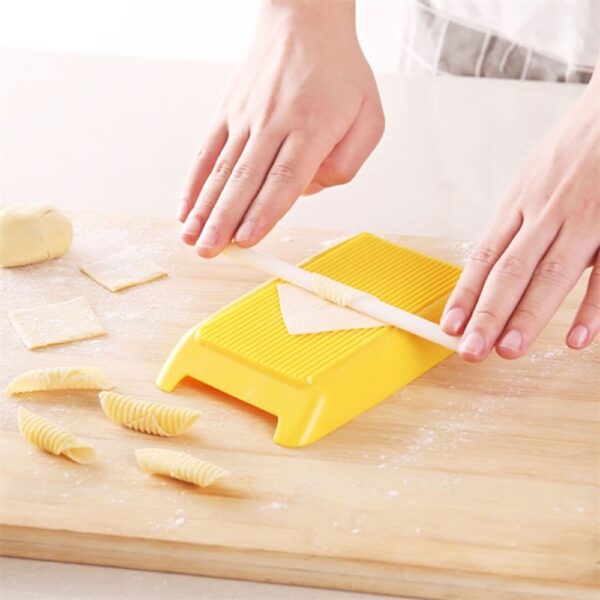 Plastic Pasta Macaroni Board Spaghetti Macaroni Pasta Gnocchi Maker Rolling Pin Baby Food Supplement Molds Manual