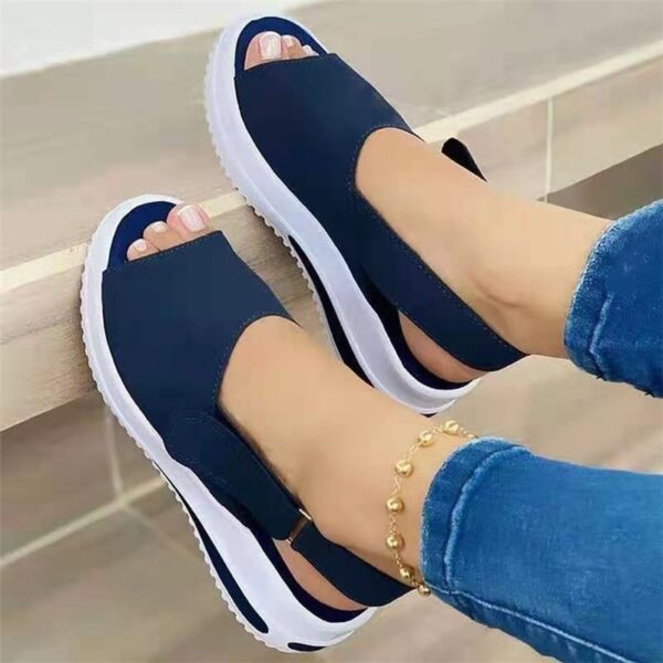 2021 Sandalên Nû yên Jinan Pêlavên Jin ên Havînê Wedge Sandalên Rehet ên Jinan Slip Li ser Sandalên Xanî Jinan 3