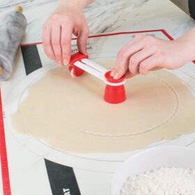 Resizable Compass Pie Crust Cutter - image 6