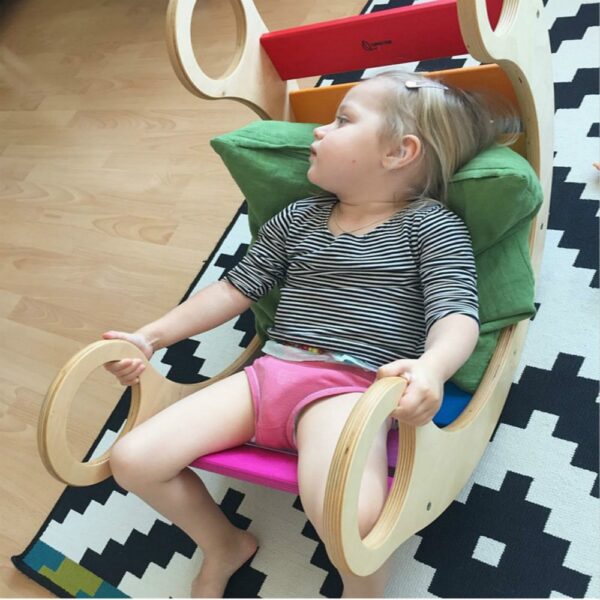 Дерев'яне дитяче крісло для приміщень. Милий мультяшний диван. Інтерактивна освітня іграшка для лазіння. Прикраса дитячої кімнати.