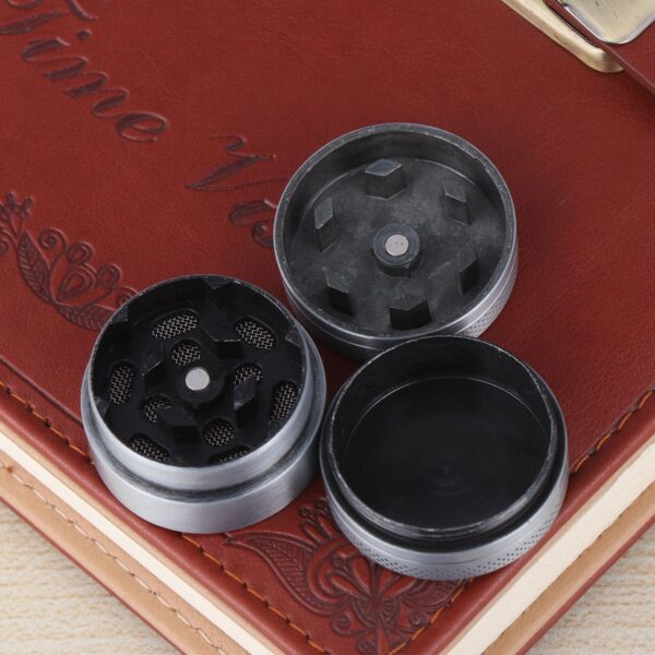 1PC 30 40MM 3 4 layer Metal Tobacco Grinder Zinc Alloy Smoke Cracker Delicate Leaves Pattern 2