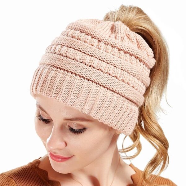 Babban Bun Ponytail Beanie Hat Chunky Soft Stretch Cable Saƙa Warm Fuzzy Lineed Skull Beanie 100 1