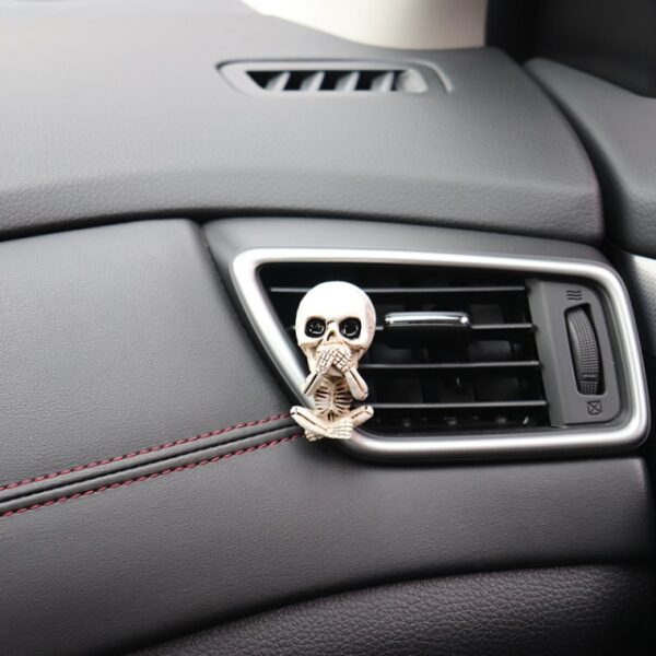 2021 Bone Skull Ghost Ambientador de coche Clip de ventilación Esqueleto de cuerpo humano Aromaterapia Resina Perfume de coche 1.jpg 640x640 1