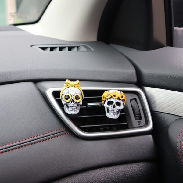 2021 Bone Skull Ghost Car Freshener Air Clip Skelet Trupi i njeriut Parfum makine me rrëshirë Aromatherapy 5.jpg 640x640 5