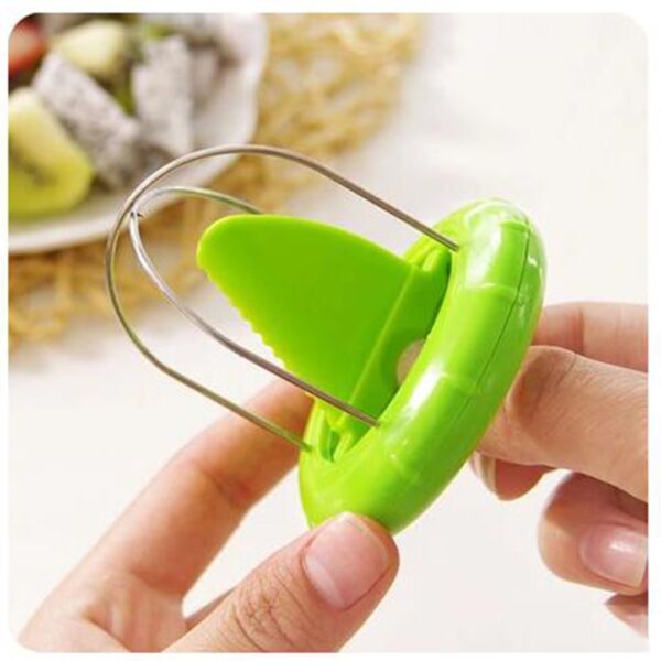 Hot Sale Fast Fruit Kiwi Cutter Peeler Slicer Kitchen Gadgets Stainless Steel Kiwi Peeling Tools for 4