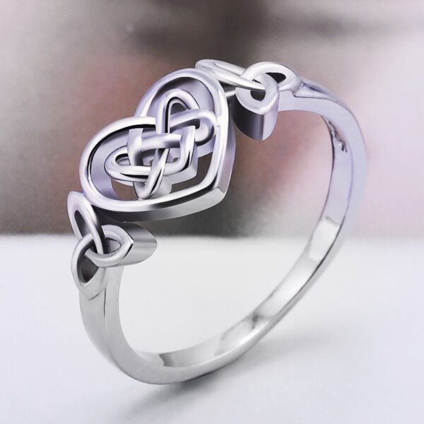 Huitan Trendy Simple Brass Heart Proposal Wedding Ring For Women With Twist Pattern Design Lucky Engagement 2