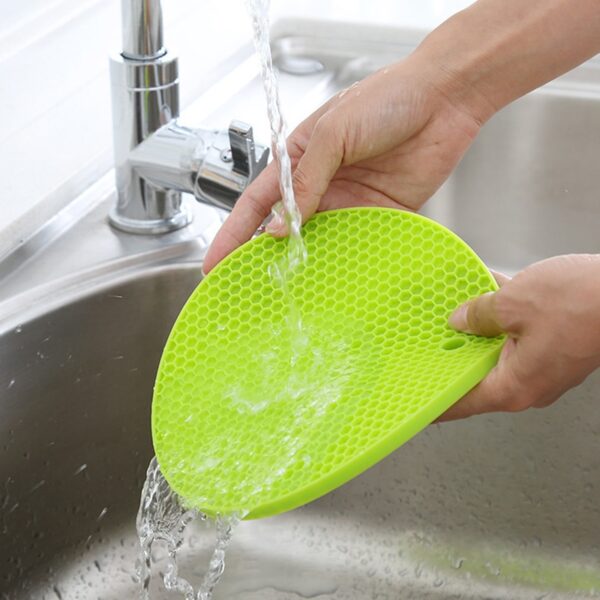 18 14cm Round Heat Resistant Silicone Mat Drink Cup Coasters Non slip Pot Holder Table Placemat 1