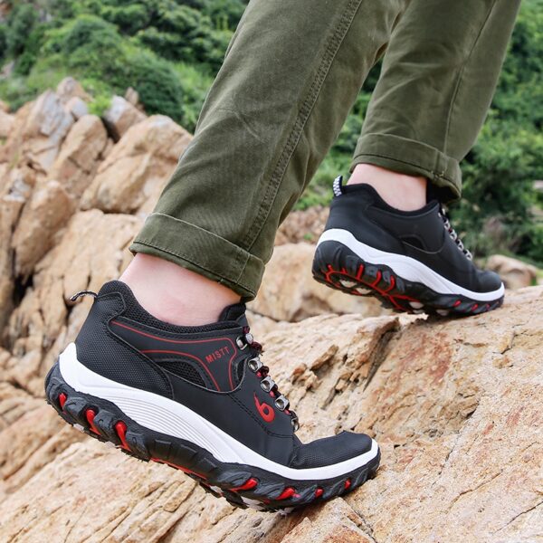 2021 New Brand Fashion Outdoors Sneakers Waterproof Men s shoes Men Combat Desert Casual Shoes Zapatos 5