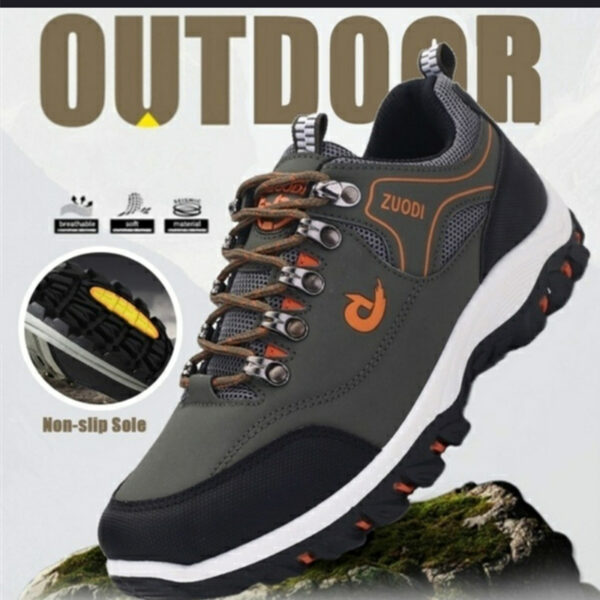 2021 New Brand Fashion Outdoors Sneakers Waterproof Men s shoes Men Combat Desert Casual Shoes Zapatos