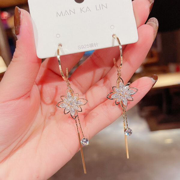 2021 new high grade sense zircon flower tassel earrings South Korean temperament fashion web celebrity earrings 3