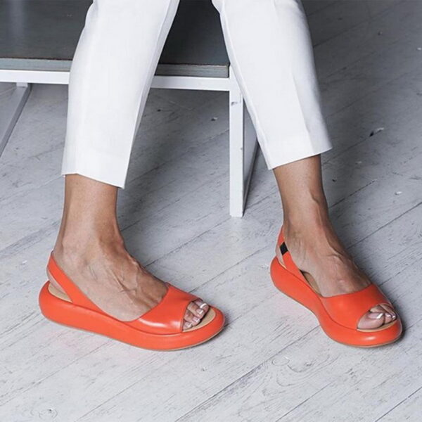 Sandàlies d'estiu per a dona 2021 Sabates de cuir de PVC per a l'estiu de moda amb plataforma amb punta oberta Chaussure dona sexy 1