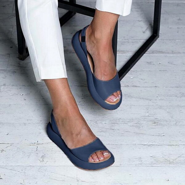 Sandàlies d'estiu per a dona 2021 Sabates de cuir de PVC per a l'estiu de moda amb plataforma amb punta oberta Chaussure dona sexy 3