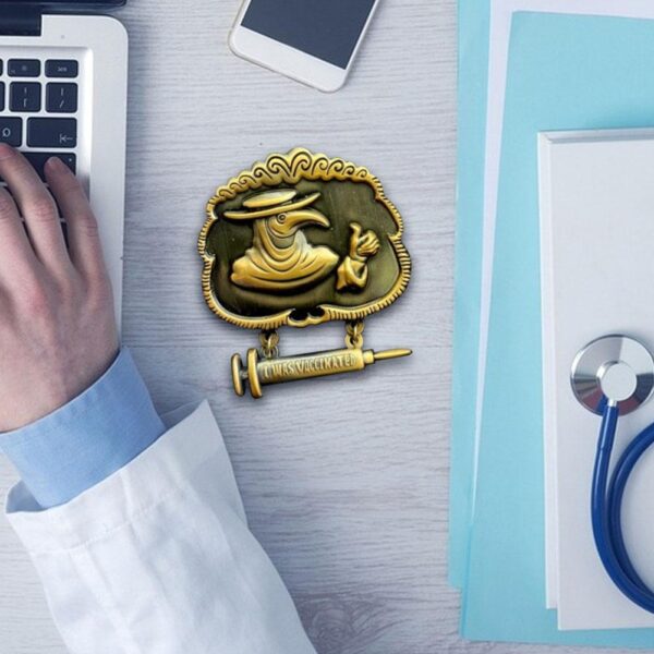 New Fashion Men 39 s Brooch Plague Doctor Pin Accessory Workplace White collar Workers Wear Jewelry 2