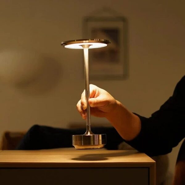 LED-es asztali lámpa fém retro USB asztali lámpa, érintéses tompítású éjszakai fény Hordozható éjjeli lámpa 3 számára